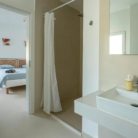 Вилла Breeze Retreat *