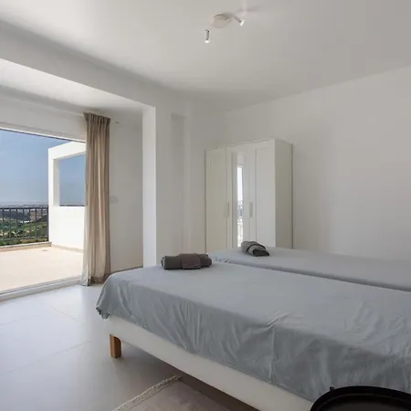 Peace House * Lourinhã